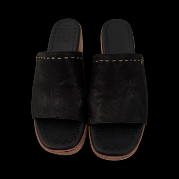 Frye Hazel Slide Sandals - Picture 2 of 4